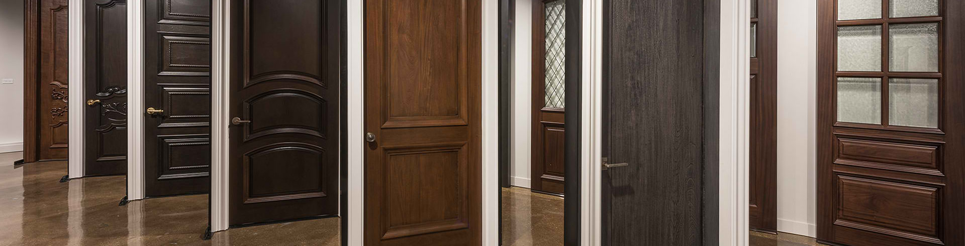 <h1>Internal Doors</h1><p>Internal Doors can be built in an endless variety of styles: featured timbers, painted and even incorporating Leadlight.  <a href='doors.html'>Learn More ></a></p>
